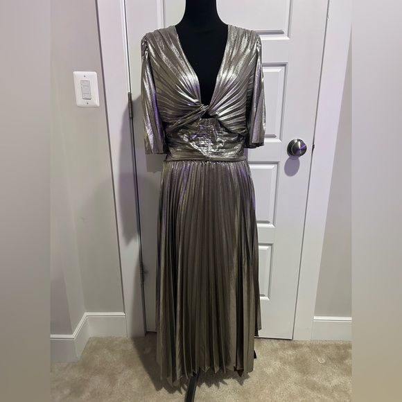 NYE Anthropologie short sleeve metallic cut out midi dress - Picture 5 of 15